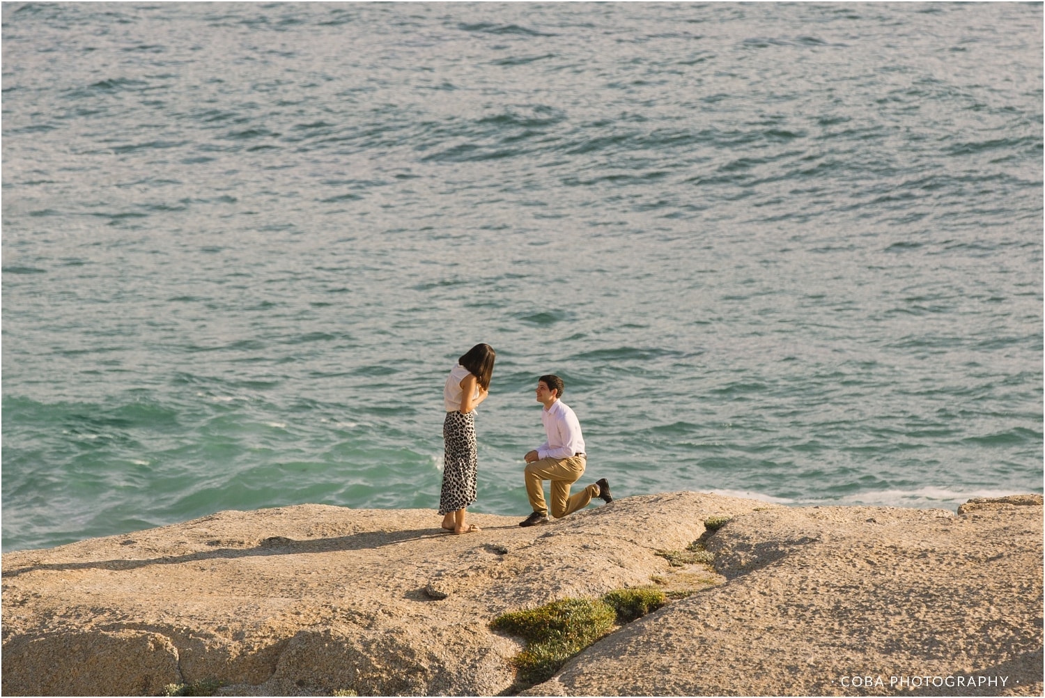cape-town-beach-proposal-coba-photography_1407.jpg proposal on a rock at campsbay