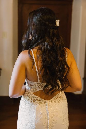 bridal hairstyle with long loose curls 