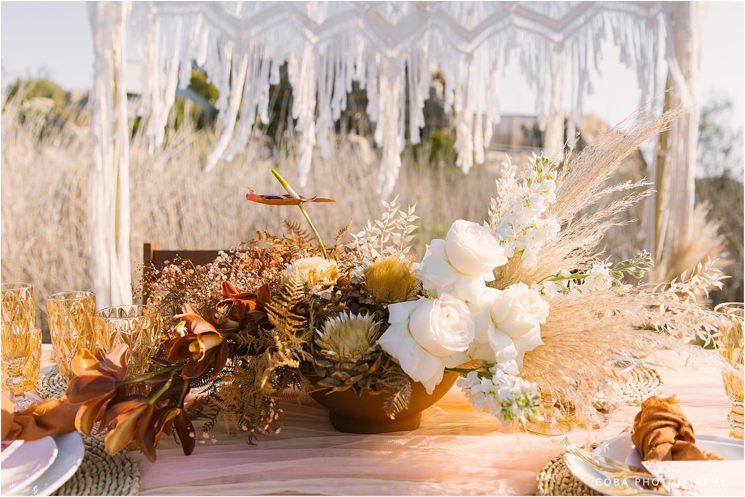 wedding flowers with dried elements at bosduifklip