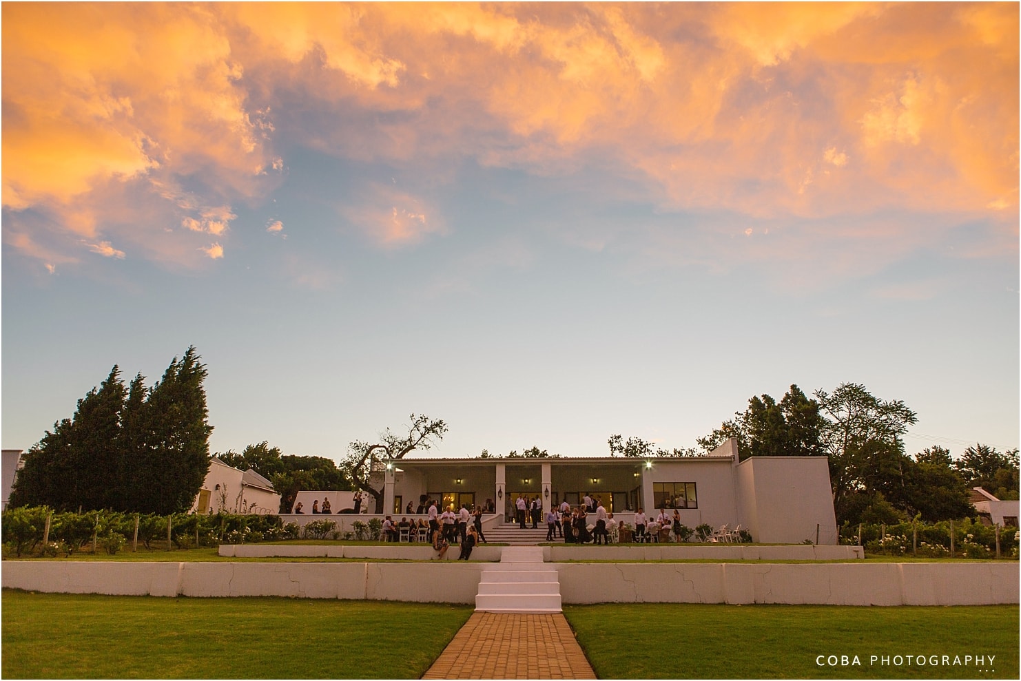 neo venue wedding at sunset