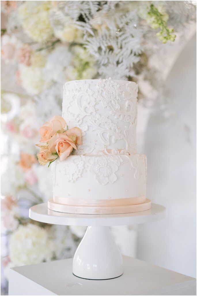 loch lynne wedding durbanville - wedding cake