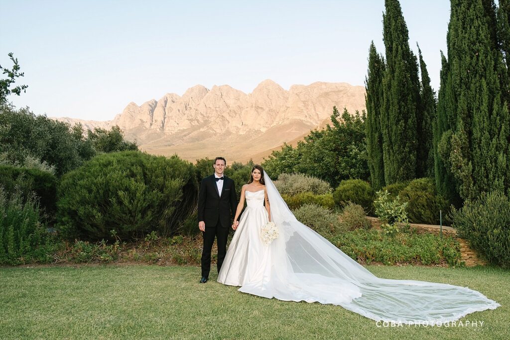 Elegant wedding portraits in the Breede Valley for a modern wedding at Bosjes Estate by Coba Photography